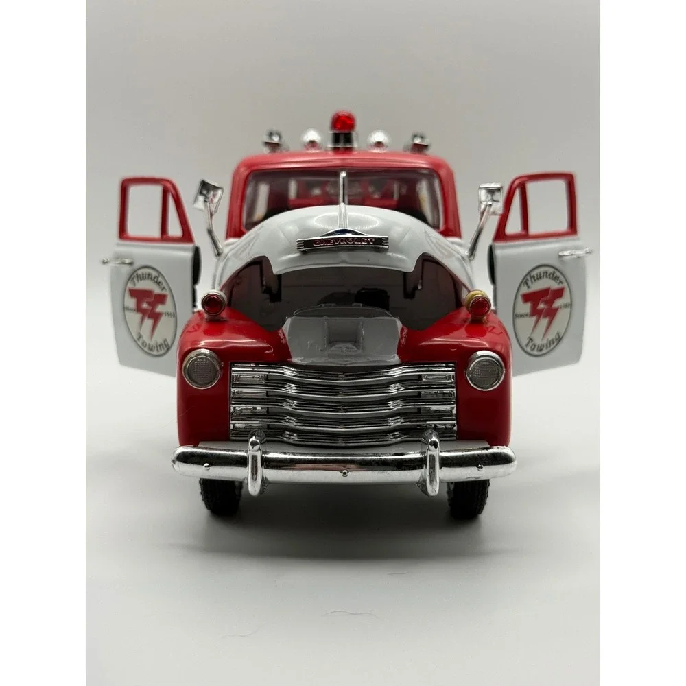 1953 Chevrolet 3100 Tow Truck Diecast Red White Thunder Towing Wrecker‎ 1/24